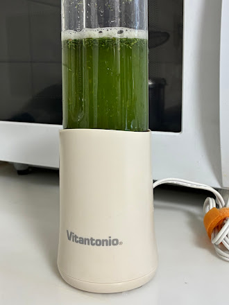 バイタミックスで松葉を使って作った自家製松葉ジュース