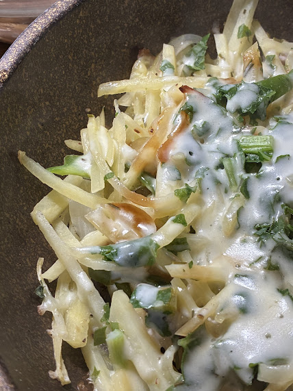 50代一人暮らしの一人飯じゃがいもの細切りソテ